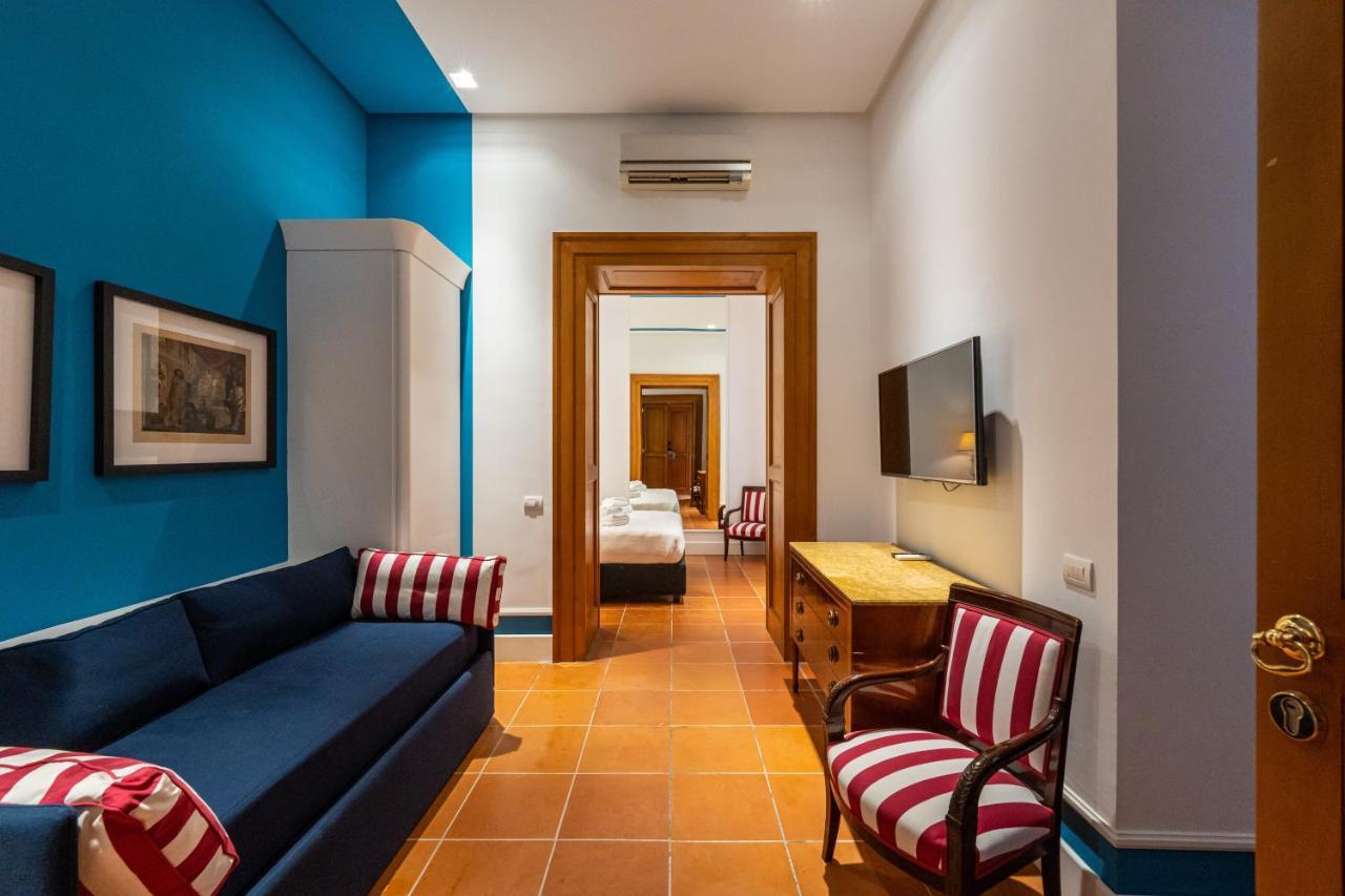 Corte Satriano Naples